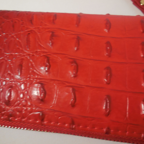 Wristlet Wallet NEW Red "Crocodile" Embossed small organizer - Picture 4 of 4